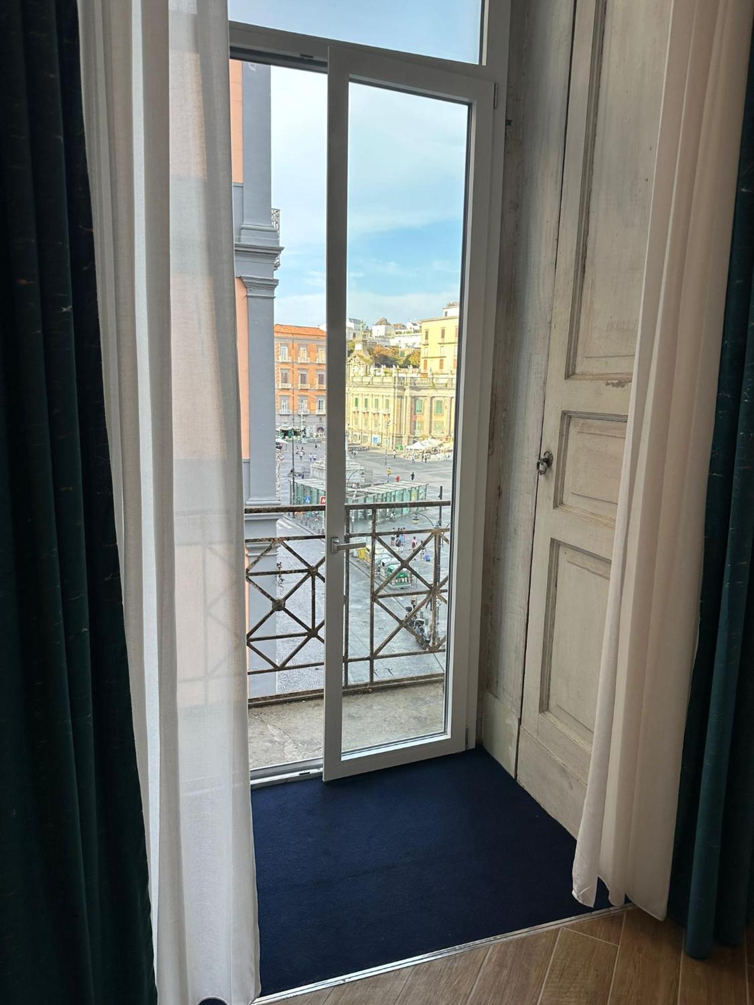 Maison Toledo Suites نابولي المظهر الخارجي الصورة